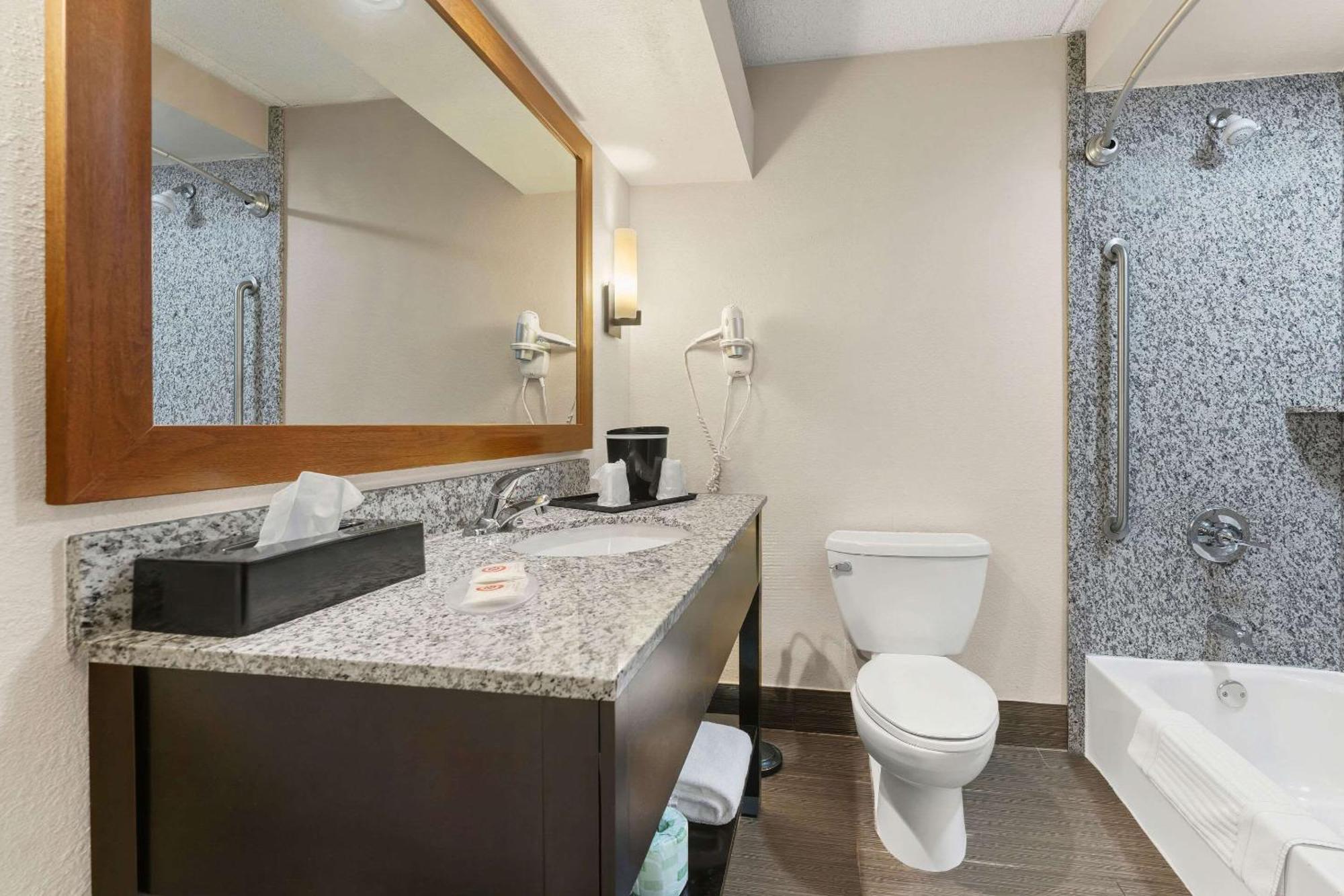 Comfort Inn Lehigh Valley West Fogelsville Exteriör bild