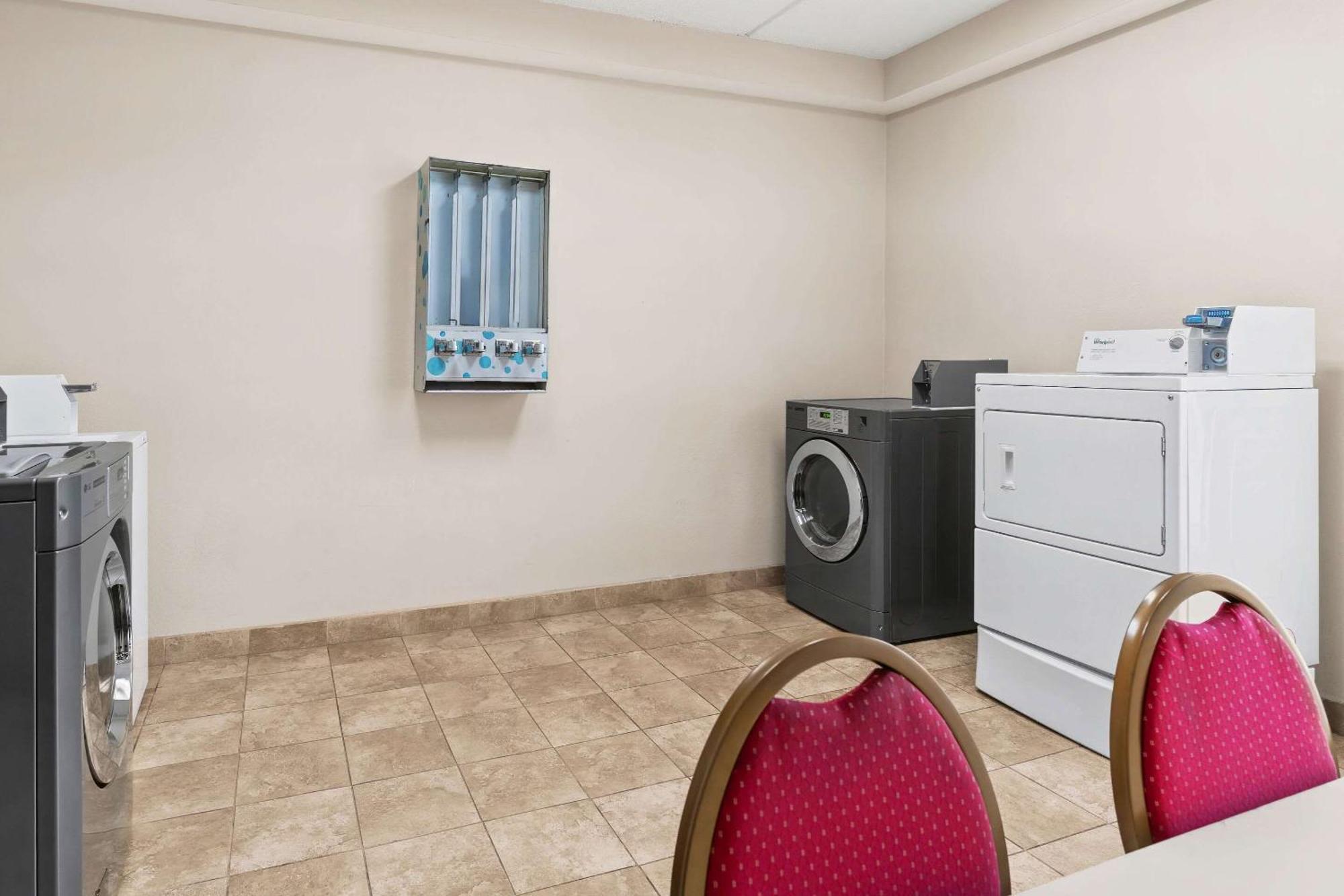 Comfort Inn Lehigh Valley West Fogelsville Exteriör bild