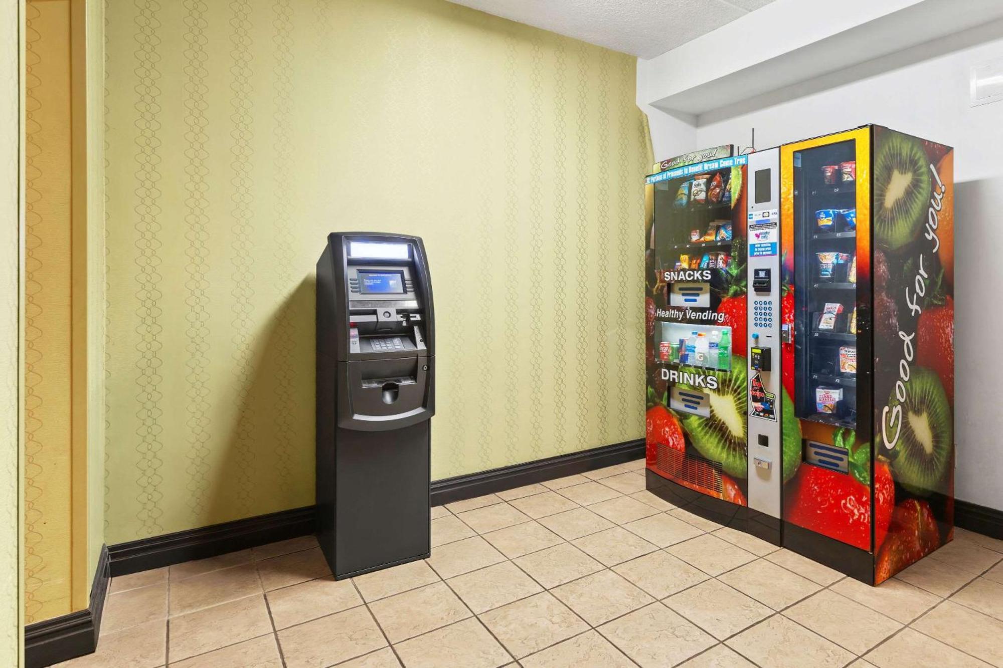 Comfort Inn Lehigh Valley West Fogelsville Exteriör bild
