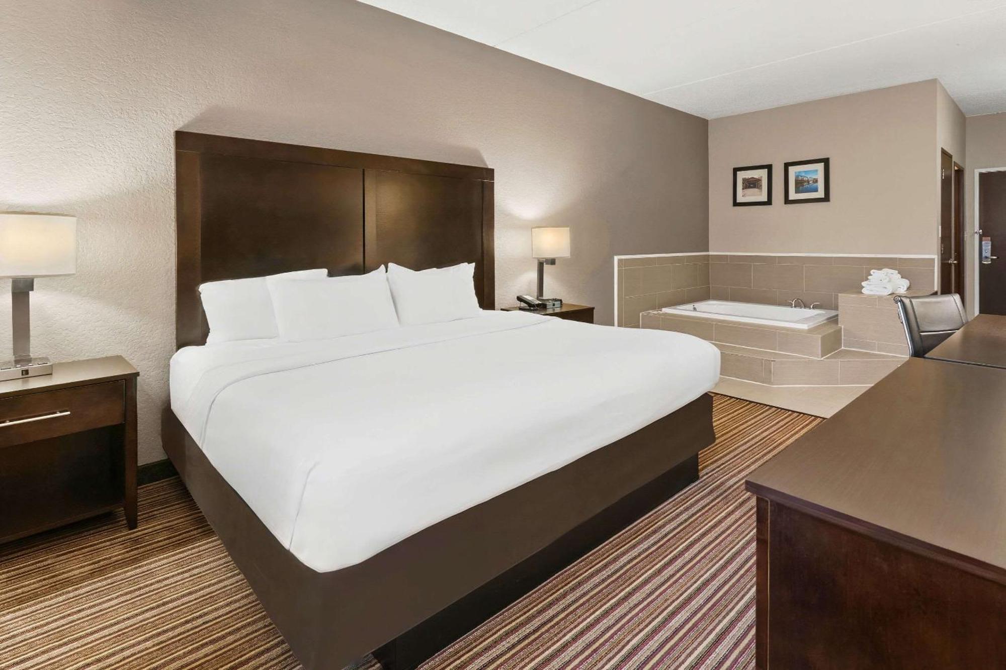 Comfort Inn Lehigh Valley West Fogelsville Exteriör bild